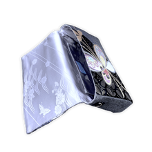 Load image into Gallery viewer, Bow Clutch Bag _ Serial No.TM01216