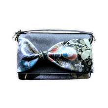 Load image into Gallery viewer, Bow Clutch Bag _ Serial No.TM01216