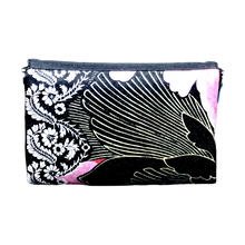 Load image into Gallery viewer, Bow Clutch Bag _ Serial No.TM01211