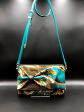 Load image into Gallery viewer, Bow Clutch Bag _ Serial No.TM01202