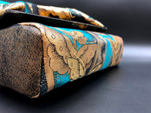 Load image into Gallery viewer, Bow Clutch Bag _ Serial No.TM01202