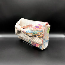 Load image into Gallery viewer, Bow Clutch Bag _ Serial No.TM01209
