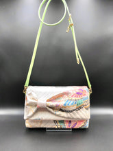 Load image into Gallery viewer, Bow Clutch Bag _ Serial No.TM01209