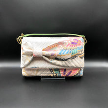 Load image into Gallery viewer, Bow Clutch Bag _ Serial No.TM01209
