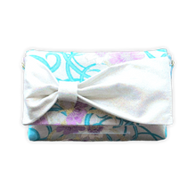 Load image into Gallery viewer, Bow Clutch Bag _ Serial No.TM01207
