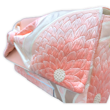 Load image into Gallery viewer, Bow Clutch Bag _ Serial No.TM01210
