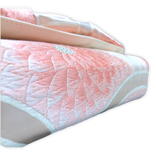 Load image into Gallery viewer, Bow Clutch Bag _ Serial No.TM01210