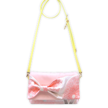 Load image into Gallery viewer, Bow Clutch Bag _ Serial No.TM01210