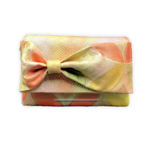 Load image into Gallery viewer, Bow Clutch Bag _ Serial No.TM01219