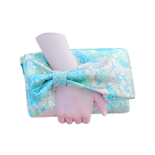 Load image into Gallery viewer, Bow Clutch Bag _ Serial No.TM01214