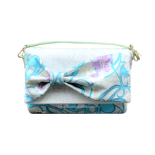 Load image into Gallery viewer, Bow Clutch Bag _ Serial No.TM01203
