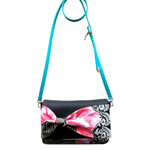 Load image into Gallery viewer, Bow Clutch Bag _ Serial No.TM01211
