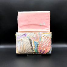 Load image into Gallery viewer, Bow Clutch Bag _ Serial No.TM01209
