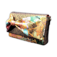 Load image into Gallery viewer, Bow Clutch Bag _ Serial No.TM01205
