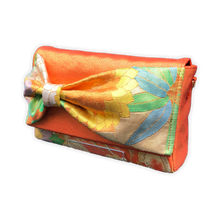 Load image into Gallery viewer, Bow Clutch Bag _ Serial No.TM01206
